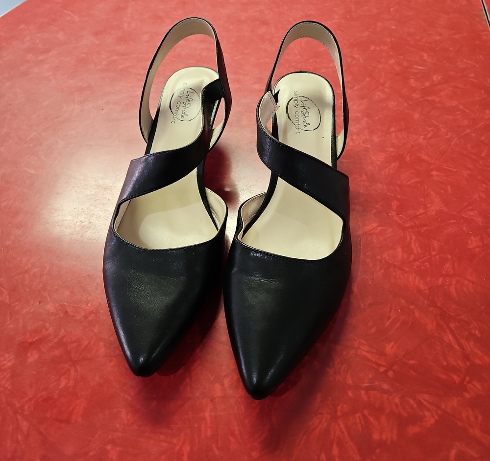 Life Stride Black Pointed Slingback Heels